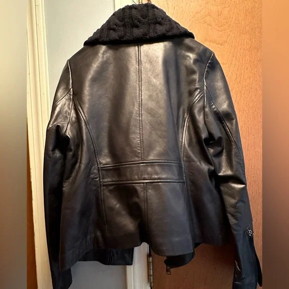 Via Spiga Women’s lamb leather black jacket with black knit. Size medium - Picture 4 of 8